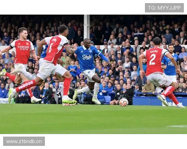 特罗萨德对阵曼城的关键表现解析：强队属性如何体现